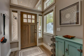 Mountain Jewel in Tahoe Donner - Beautiful 4 Bedroom w Hot tub, Access to HOA Amenities Truckee